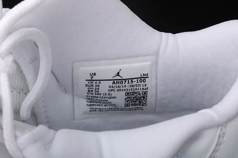 All categories Air Jordan Jordan series basketball shoes Air Jordan 11 Air Jordan 11 low Metallic Silver AJ11 Joe 11 Swarovski Stars AH0715-100